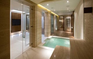 Benefits of Bespoke Glass Walls for a Steam Enclosure or Sauna