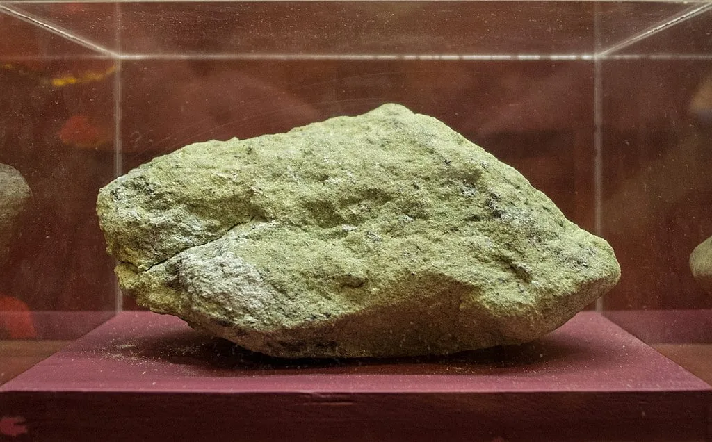 Dunite, an ultramafic rock is primarily composed of olivine which is found in many types of sauna stones.