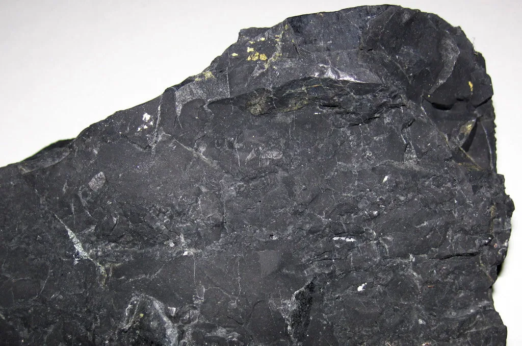 Shungite stone use in saunas is believed by some enthusiasts to provide health benefits. The rocks typically exhibit antimicrobial and antioxidant properties.